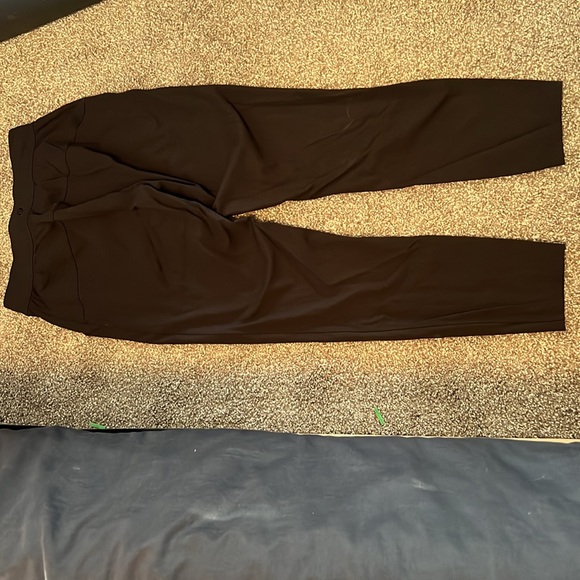 Two pairs of Lululemon pants size 4 - Picture 4 of 6
